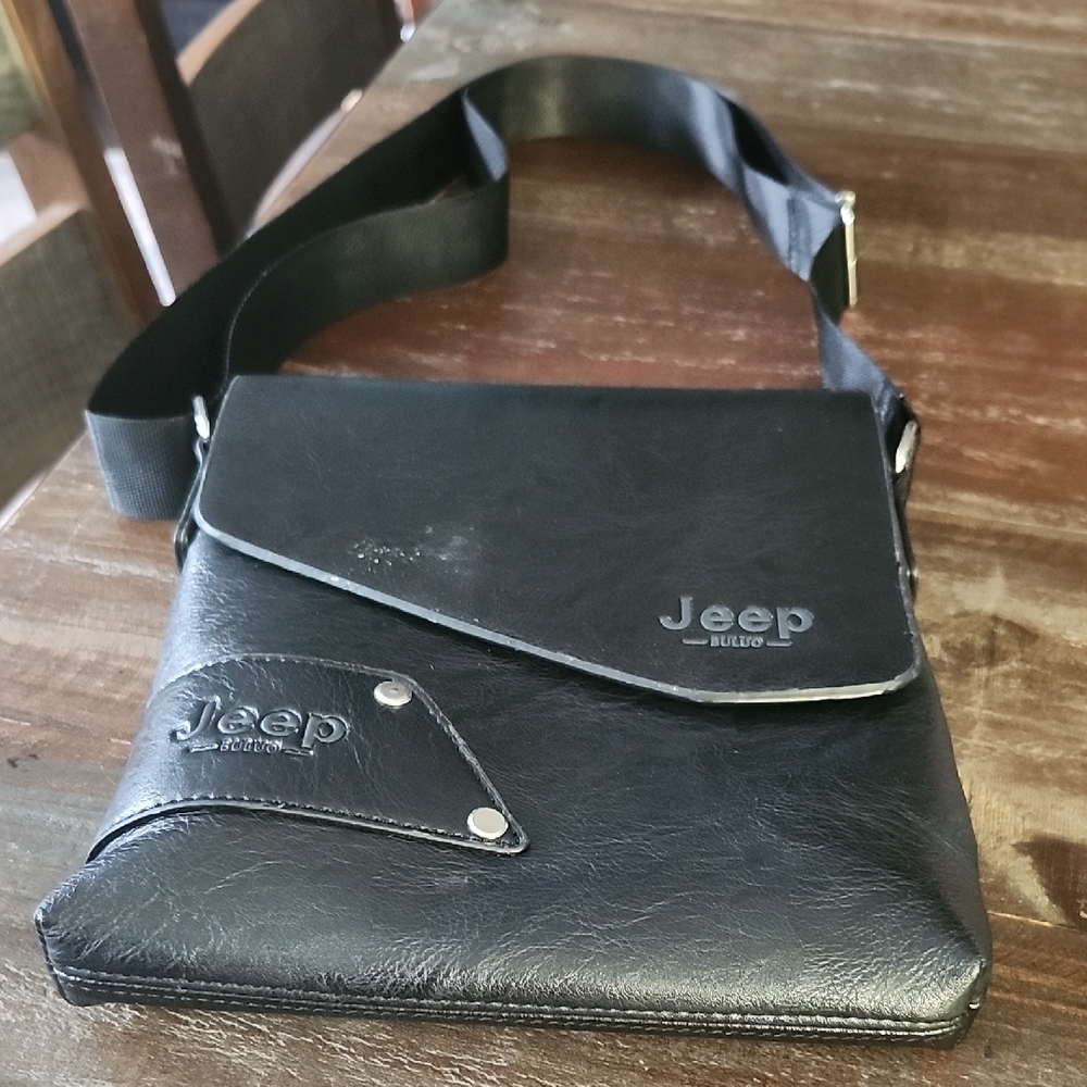 Jeep Black Leather Messenger Bag